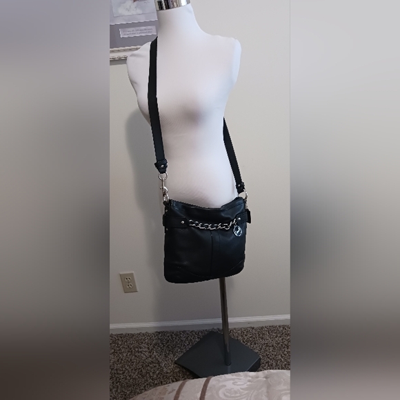 Coach VTG Black Peebled Leather Crossbody. # F19722 EUC 🎉🎉Host Pick 1/8/25🎉🎉 - Picture 3 of 16